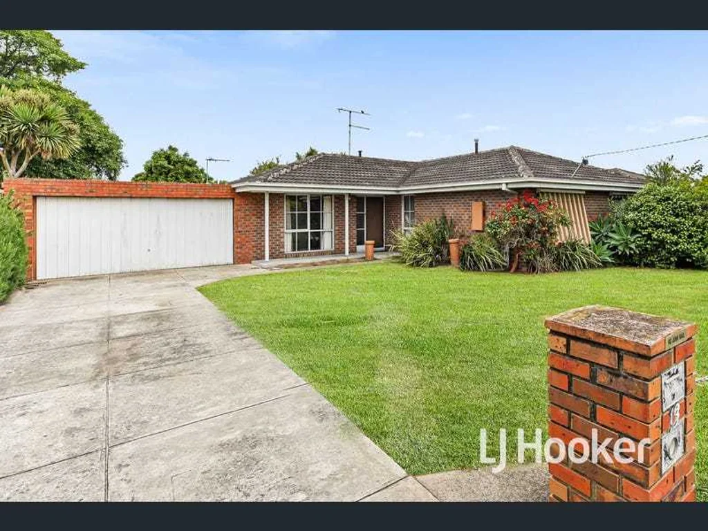 13 Glenbourne Road, Cranbourne, VIC 3977
