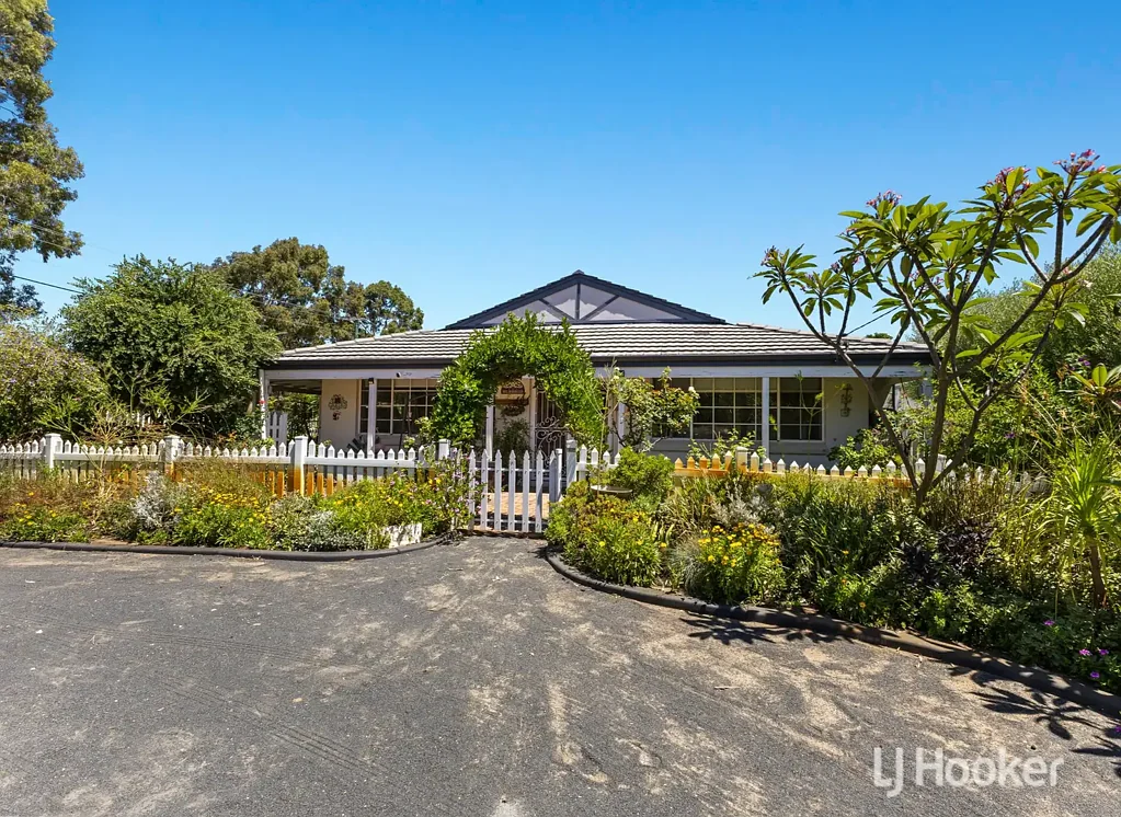 31 Baker Street, Harvey, WA 6220