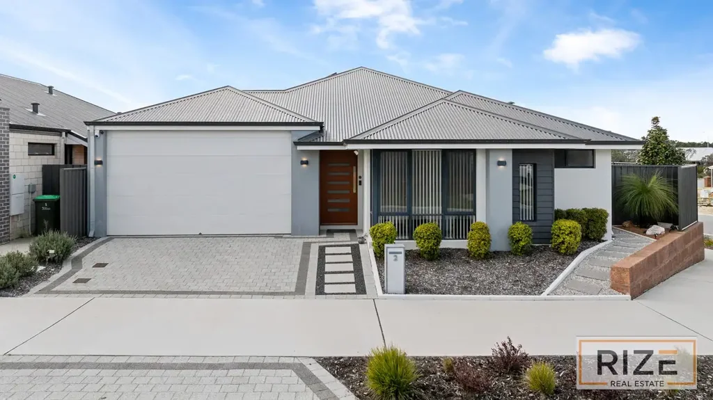Banksia Grove 3 Slaapkamer UNDER OFFER - Picturesque Park Views!