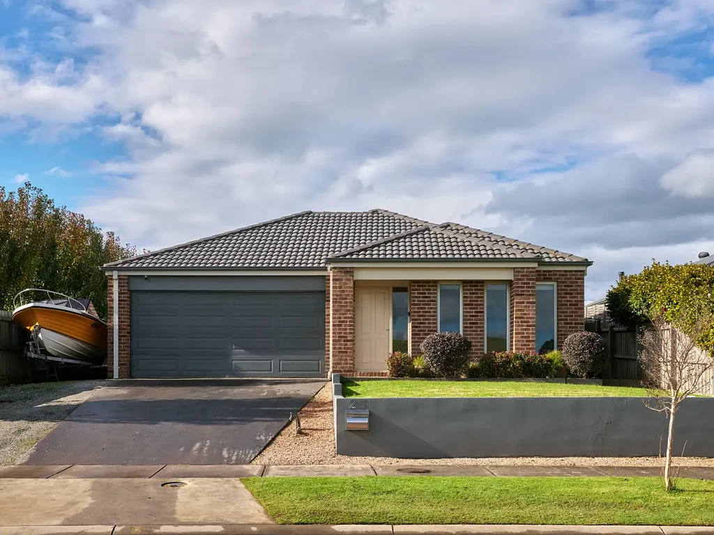 Warragul 4غرفة نوم Family Living in an Unbeatable Location – Walk to St Paul's School