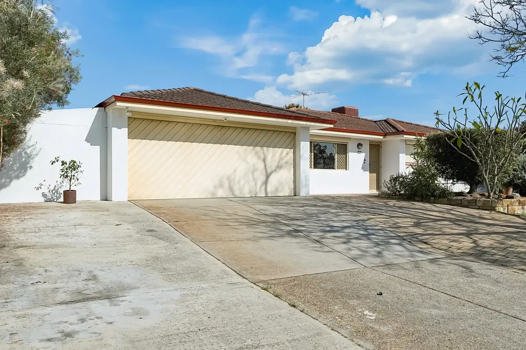 Ballajura 3 Slaapkamer SPACE, POTENTIAL & THE PERFECT WORKSHOP!
