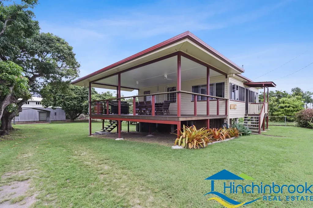 Cardwell 3Phòng ngủ Renovated Seaside Investment with Hinchinbrook Island Views
