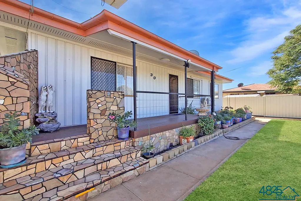 Mount Isa 3 Bedroom Looking for a property with character, charm, and lots of possibilities?