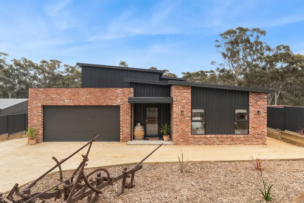 43 Cambridge Street, Avoca, VIC 3467