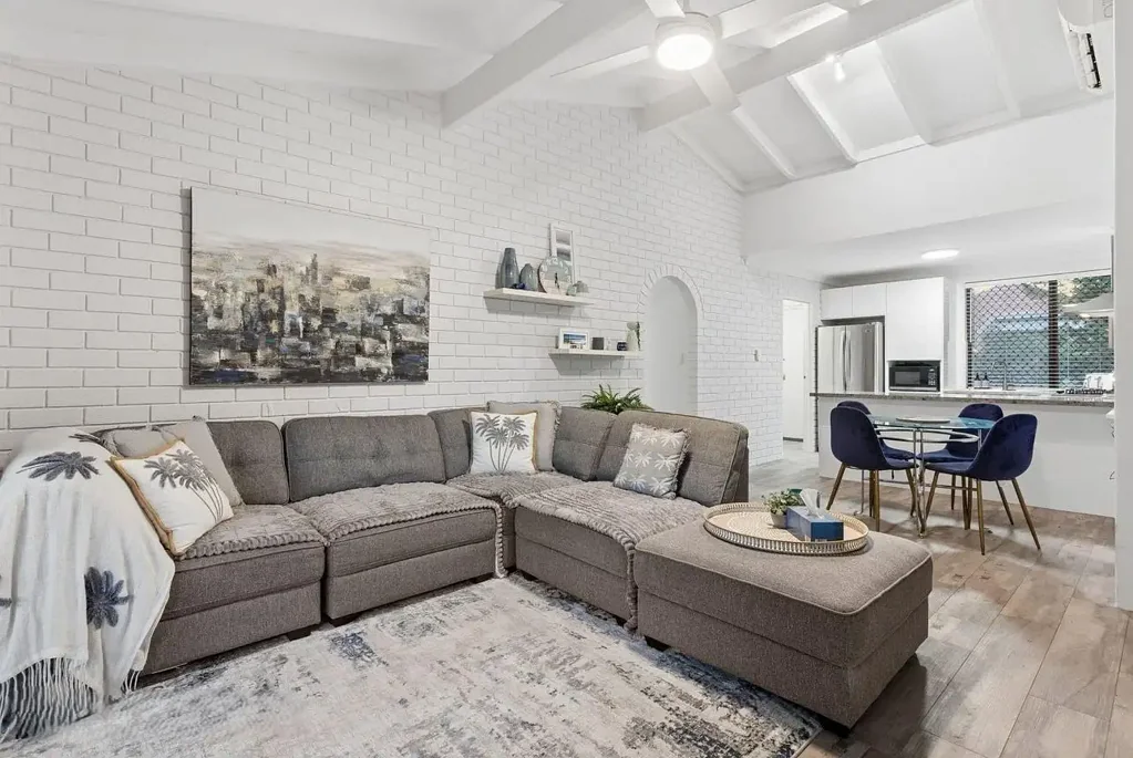 Spacious, Stylish and Perfectly Positioned