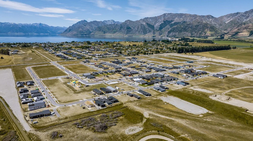 Lake Hawea  Want to own in Hawea?
