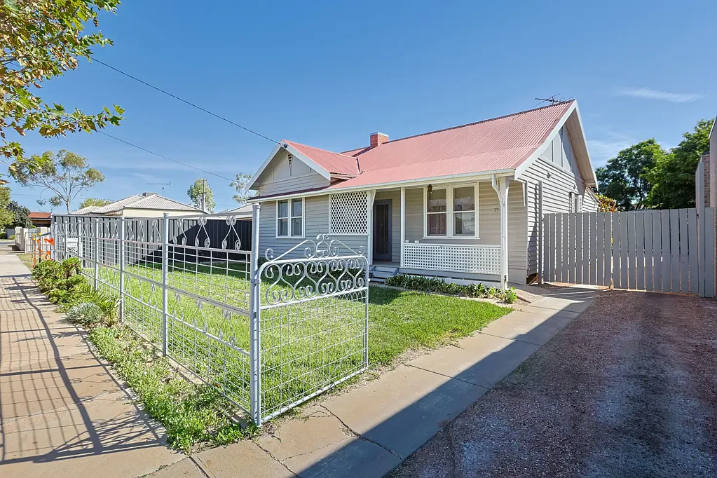 Mildura 3 Bedroom A Smart Pick on Olive