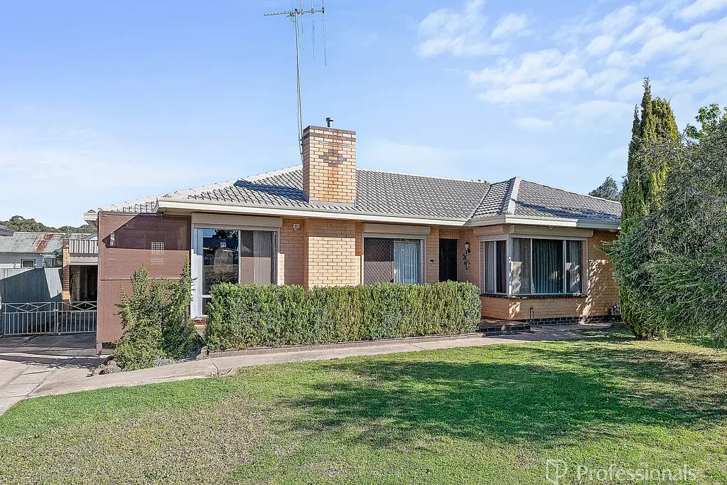 6 Gillies Street, Maryborough, VIC 3465