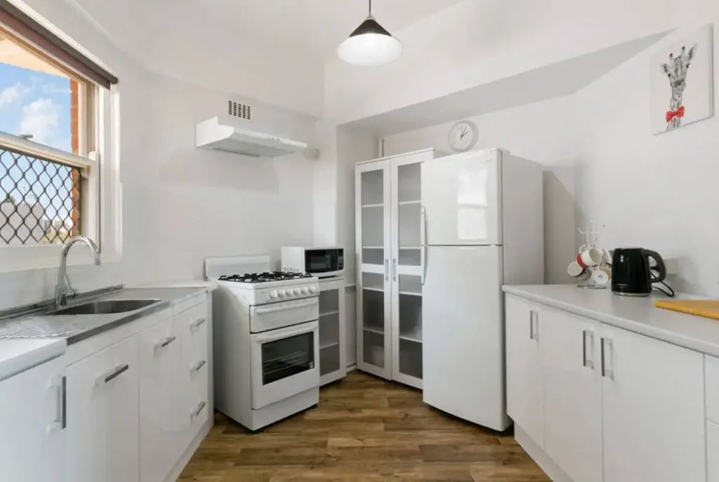 Fully Furnished 1 bedroom apartment in East Perth!