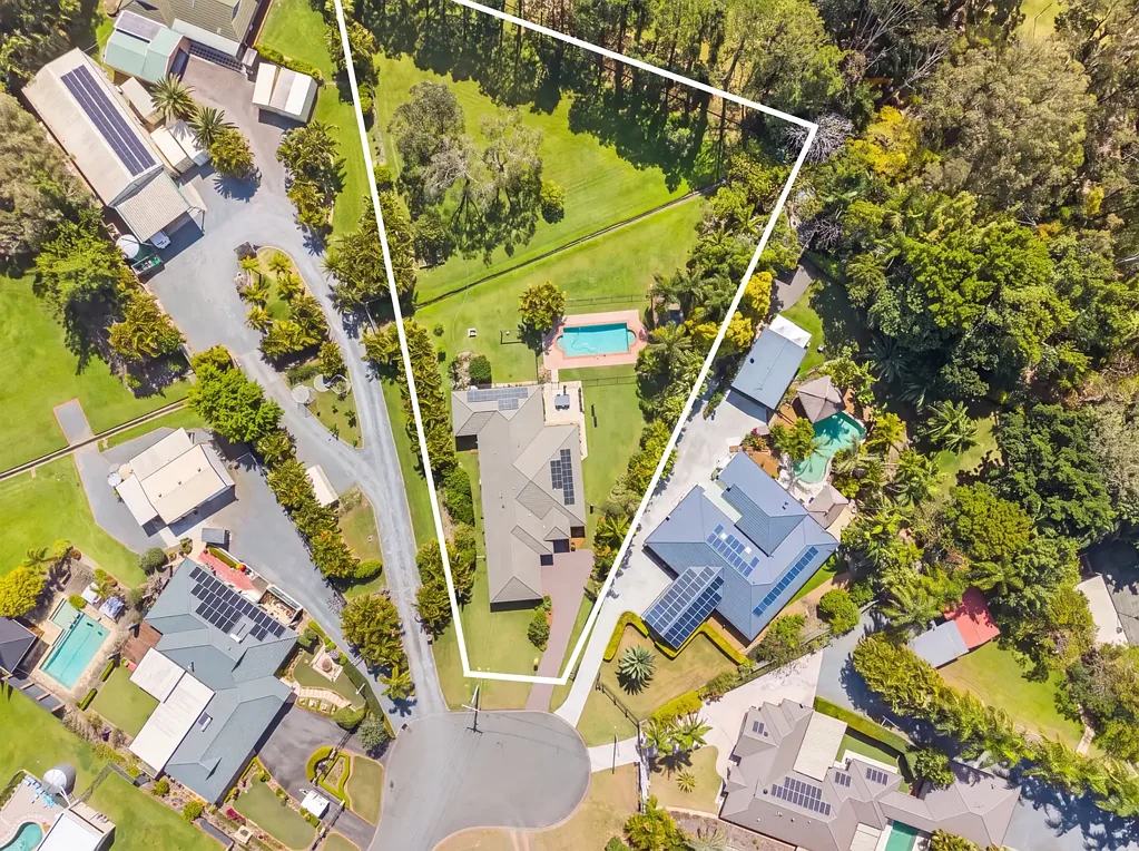 Helensvale 5Zimmer Flat 4,037sqm Acreage with Double Side Access