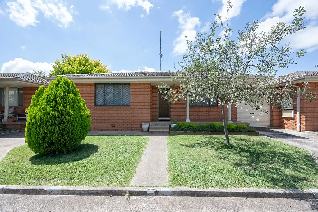 2/61 Bletchington Street, Orange, NSW 2800