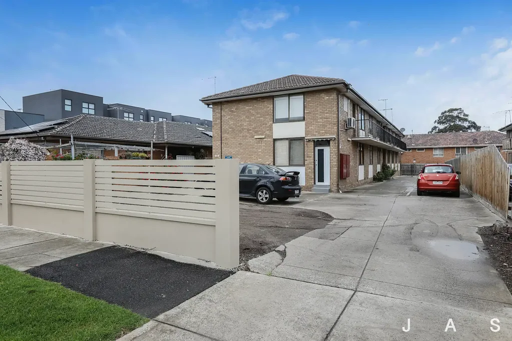 Low- Maintenance Lifestyle in Prime West Footscray