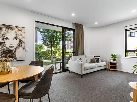 Hobsonville 2房  MOTIVATED SELLER!