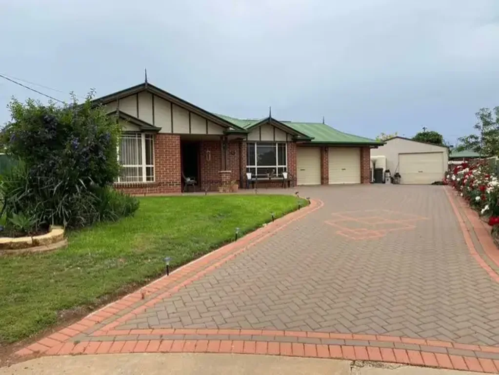 Cobar 5બેડરૂમ Spacious 5-bedroom 2-bathroom home with outdoor entertaining and shed