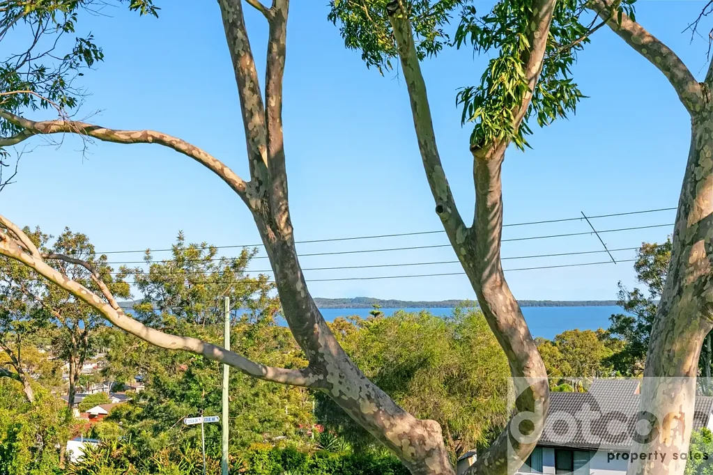 33 Leslie Avenue, Gorokan, NSW 2263