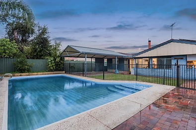 Armadale 4房  Renovated Family Home with Pool, Patio & Massive Shed