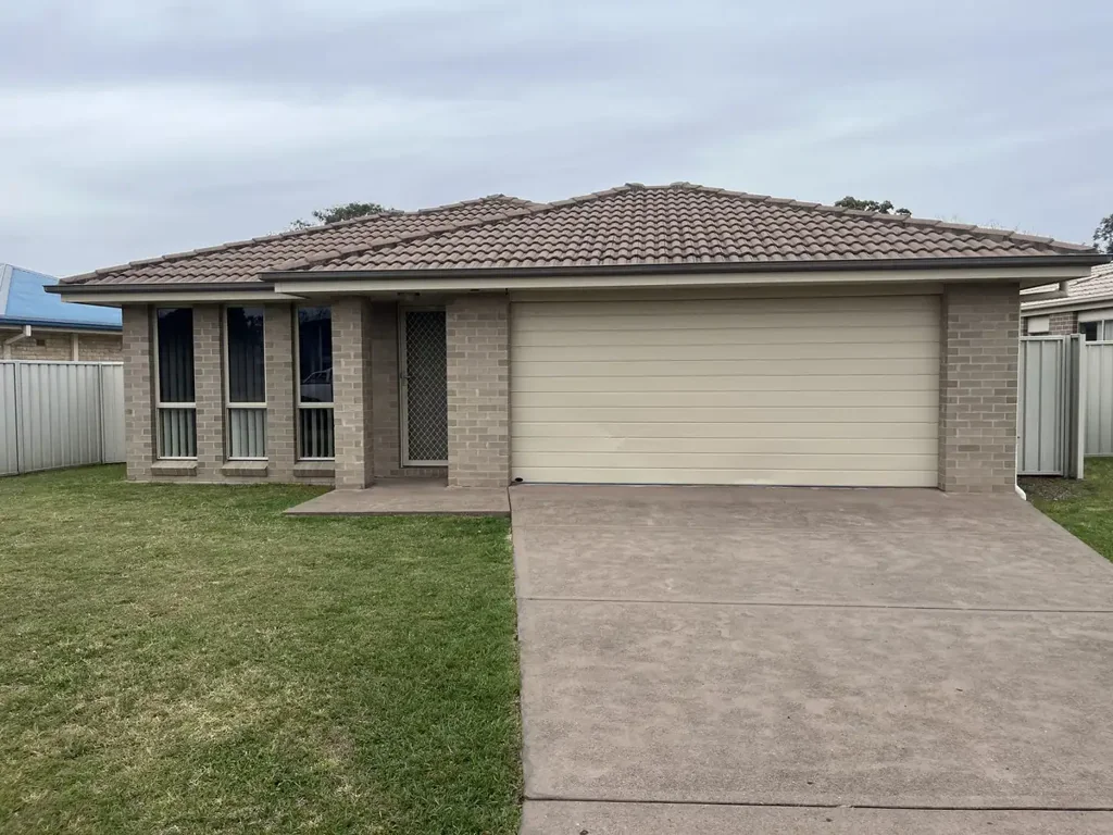 10 Dixon Street, Cessnock, NSW 2325