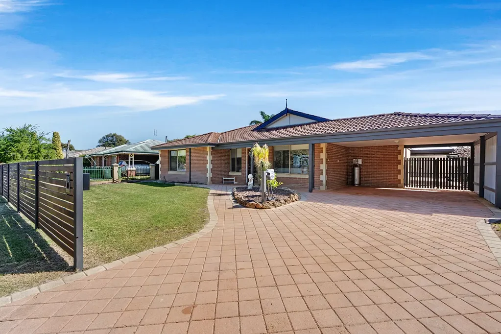 Broadwater 4બેડરૂમ Central family home in quiet spot