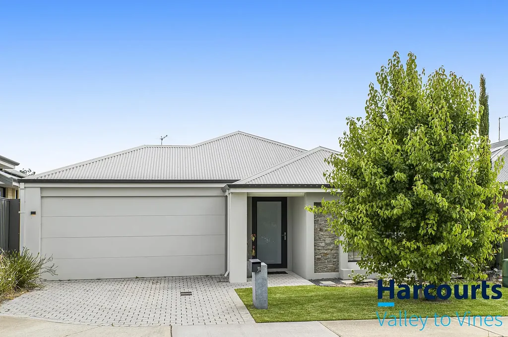 For Lease: Modern Family Home in Prime Location