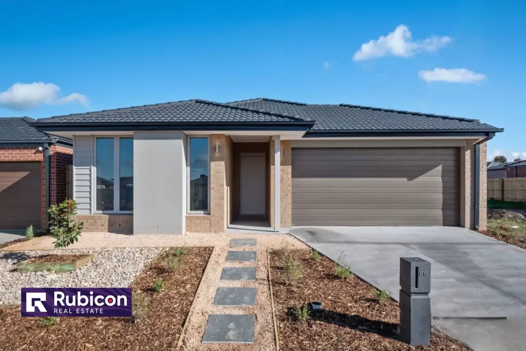 Beautiful Four Bedroom Family home in Brookfield!!