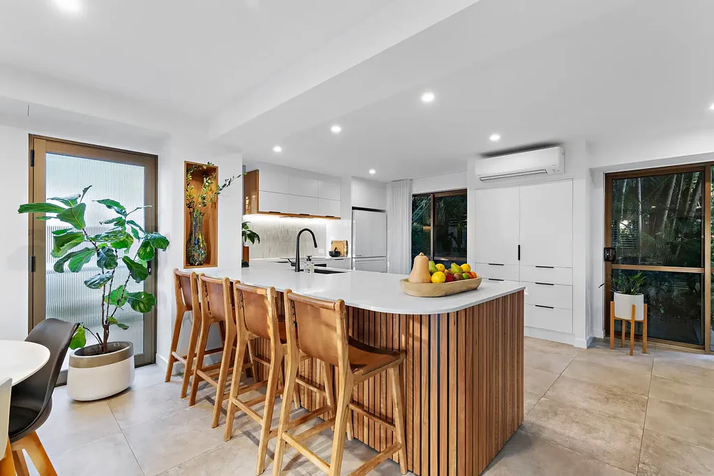 Noosa Heads 2Zimmer Sunset Views, Fresh Renovation & Walk to Noosa Village