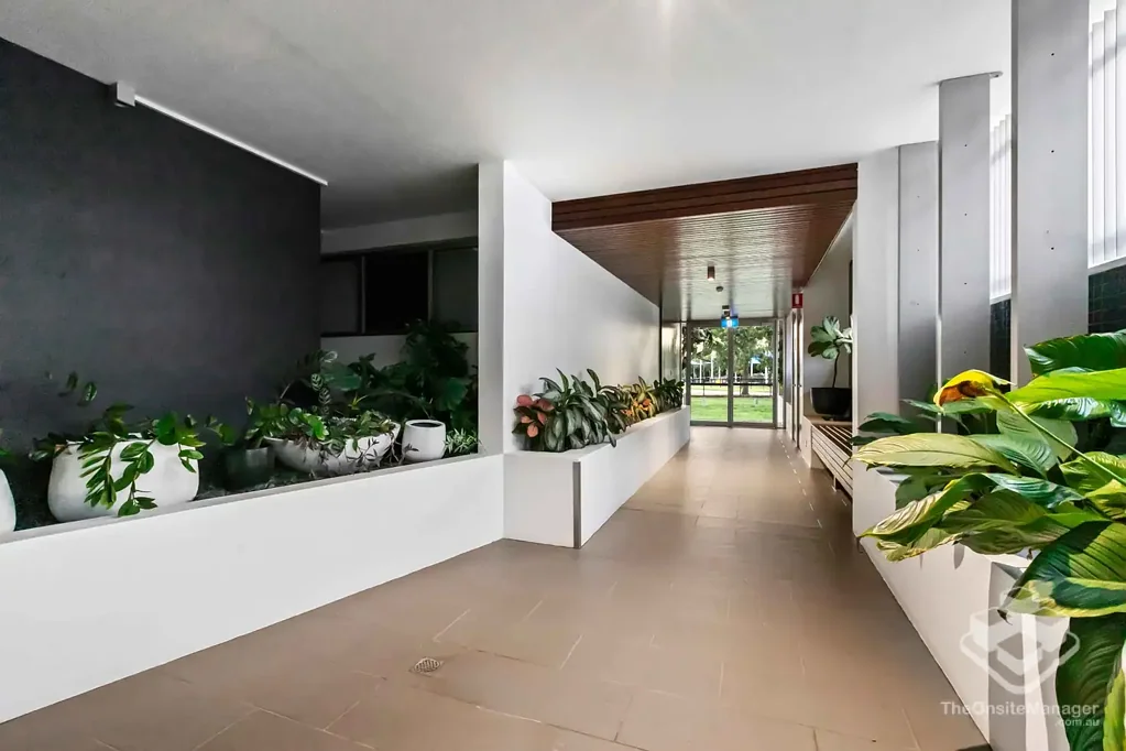 Newly renovated Luxury 3 Bed + Office Second Floor River View