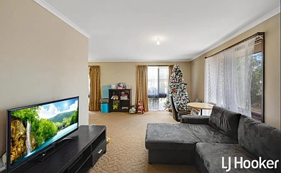 61 Marina Drive, Melton, VIC 3337, 4房, 1浴, House