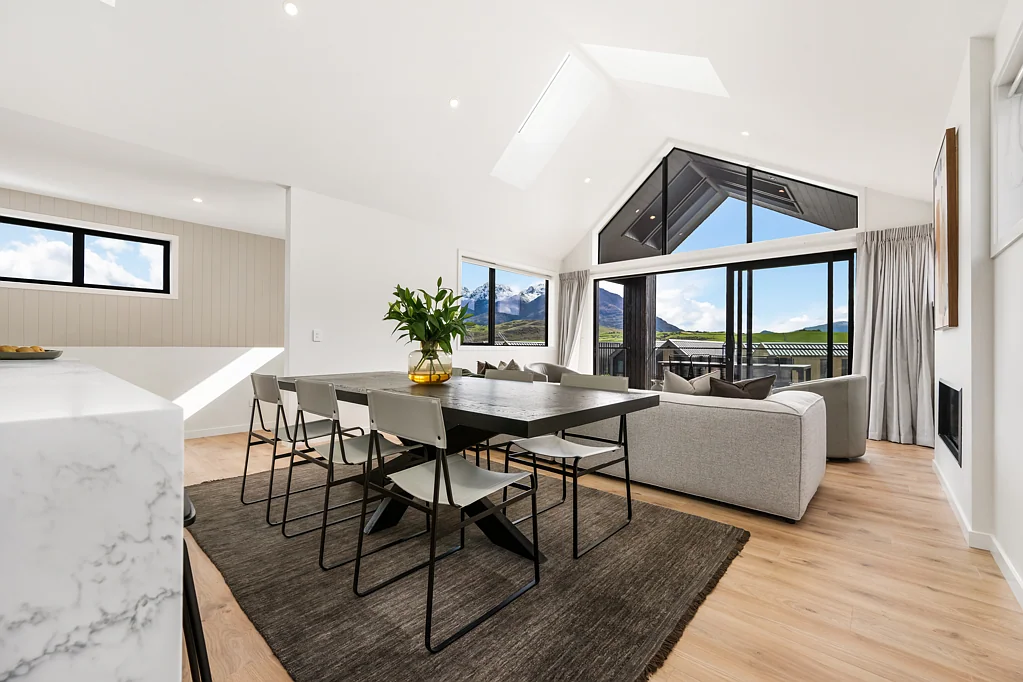 Jacks Point 6Kwarto Sophisticated Dual-Income Investment