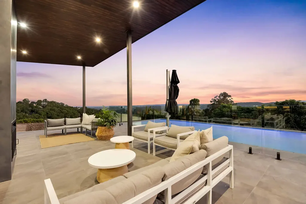 Maroochy River 4कमरा Panoramic Views, Privacy and Sophistication - this is elevated living!