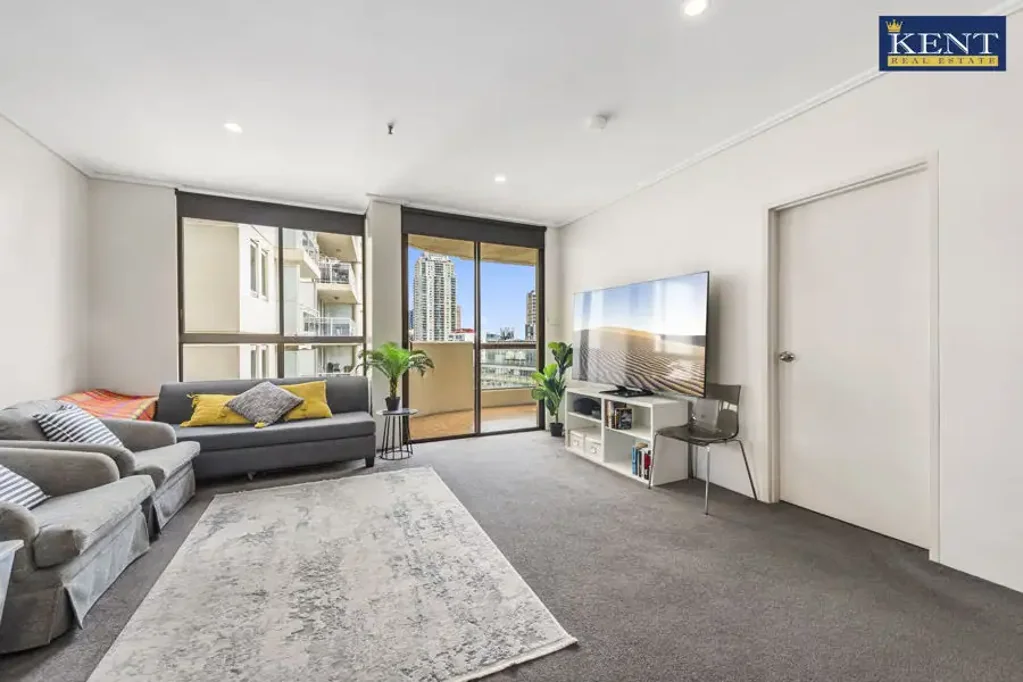 Modern Spacious City Pad with Rooftop Pool