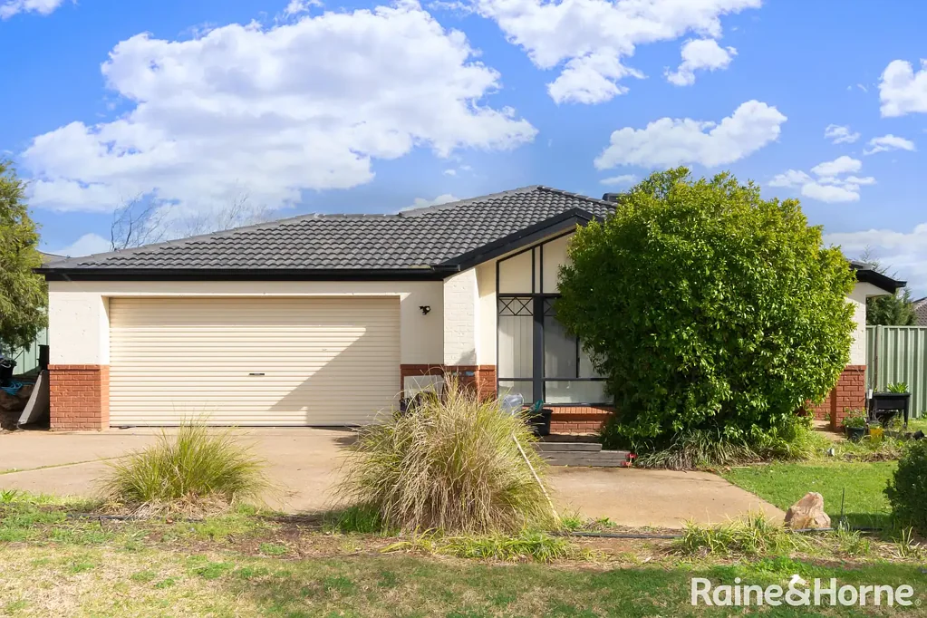 6 Teak Close, Forest Hill, NSW 2651