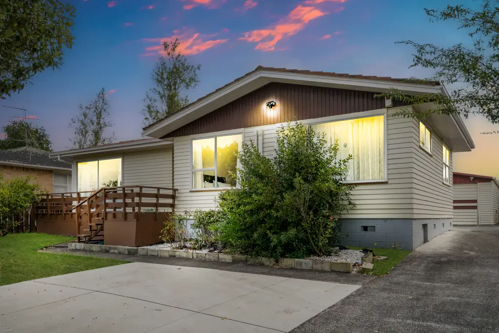 Pakuranga Heights 4房  Urgent Sale: Beautifully Renovated 4-Bedroom Home!