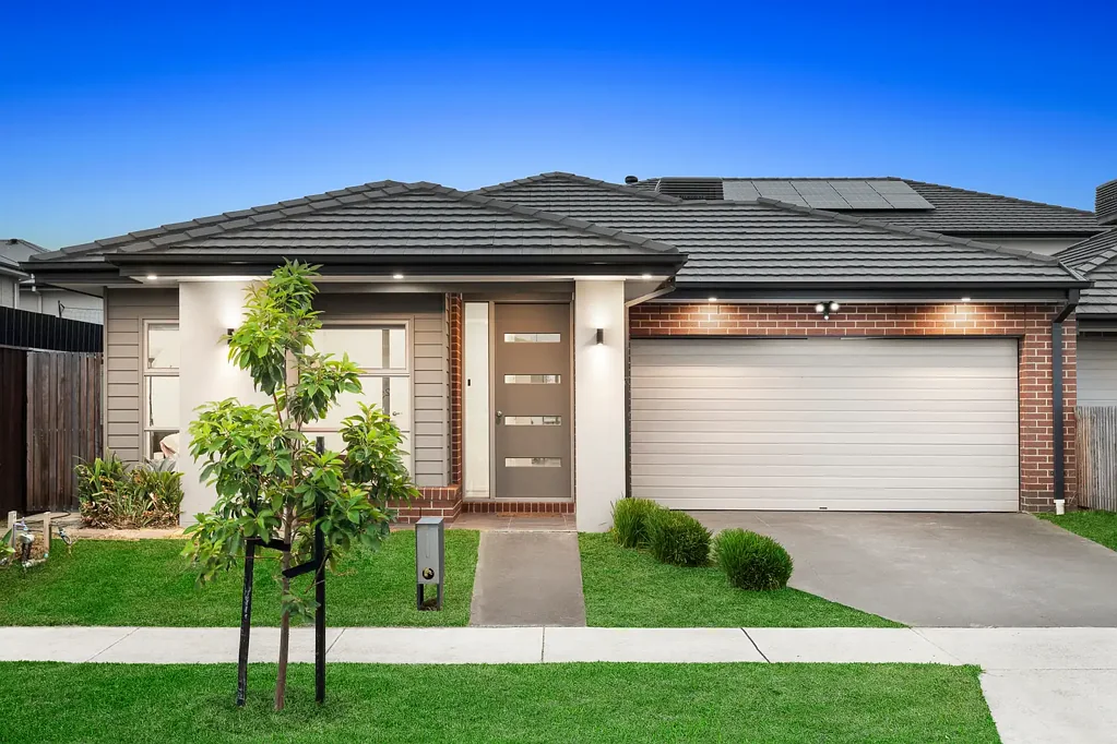 Clyde North 3 Slaapkamer Must Sell.. Ready To Move..