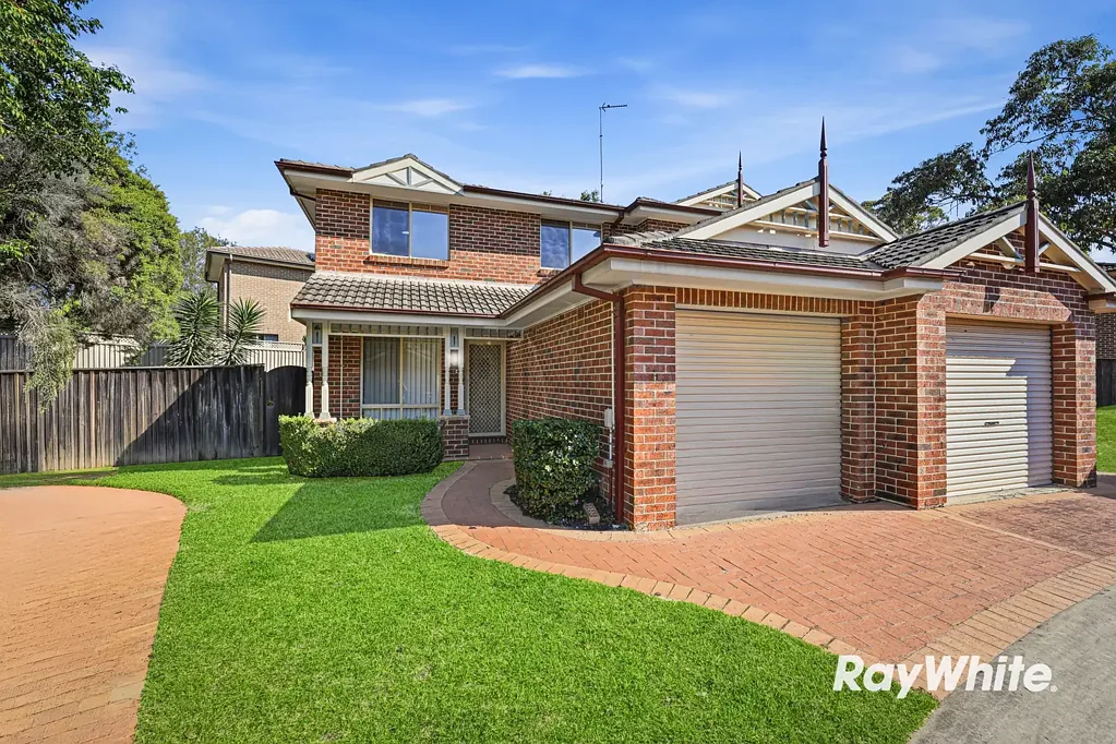 Quakers Hill 3房 便捷步行距火车站 新铺地板焕新装 空间采光俱佳 三卧两卫配置 宽敞后院娱乐佳 专属车位配车库 社区优质邻里睦 Perfect Family Home!