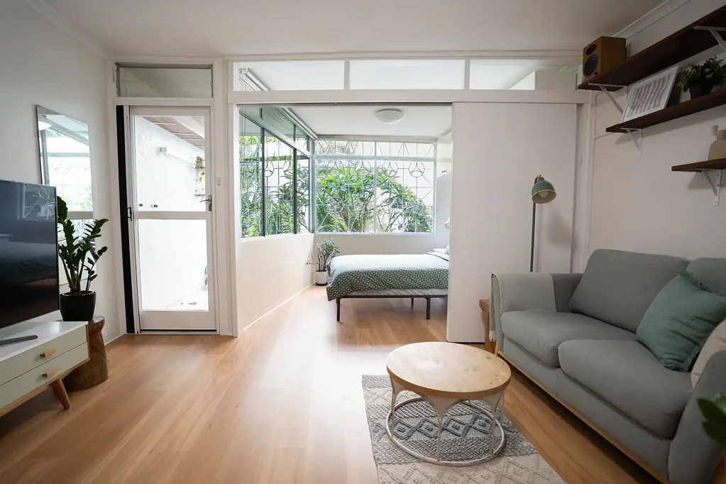 Furnished & Fully Equipped - Stroll to Bronte Beach!