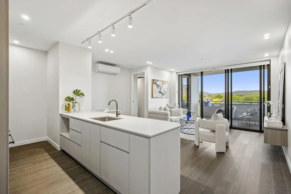 Dickson 2房  Sophisticated Living with Uninterrupted Mountain Views in 'Calypso'