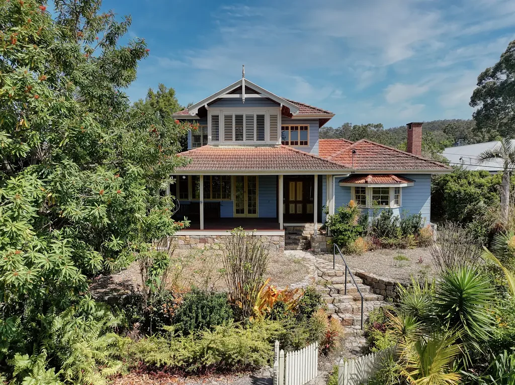 52 Outlook Crescent, Bardon, QLD 4065