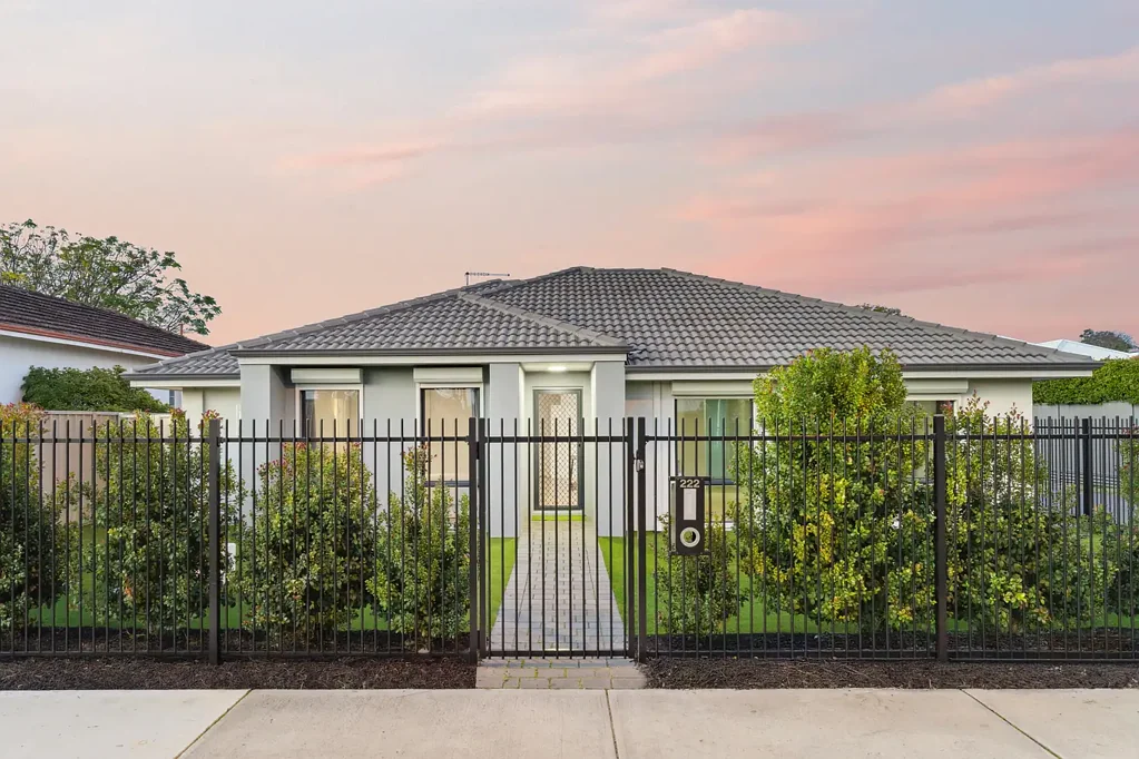 Bedford 4房  FAMILY-SIZED LIVING WITH INGLEWOOD CONVENIENCE