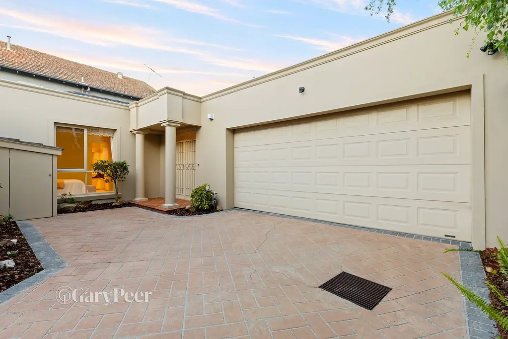 Caulfield North 4房 私密、独立且精致的单层生活 Private, independent & sophisticated single-level living