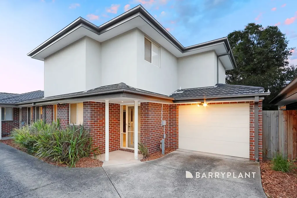 Chadstone 2침실 Exceptional Townhouse Living with Space, Style and Location