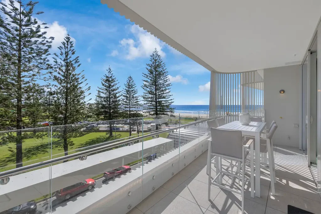 Luxury 2 Bedroom Apartment + Office/Study - Utilities Included - 3 Month Lease