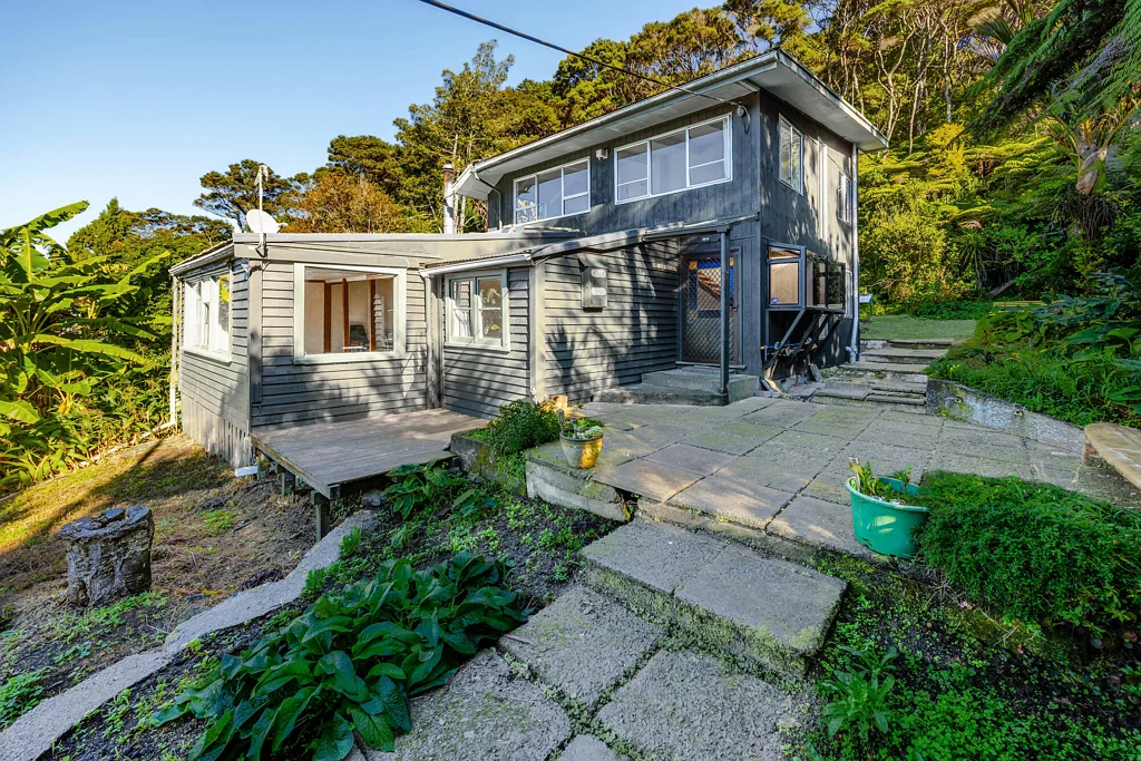 Huia 3ห้องนอน Coastal and rural - a unique getaway place