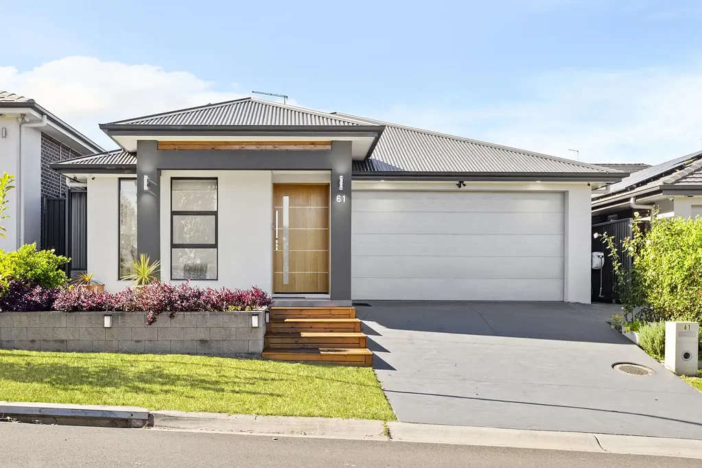 Schofields 5Kwarto Custom Designed, Reserve Facing Picture Perfect Single Storey Family home on Ideal 376 sqm land size!