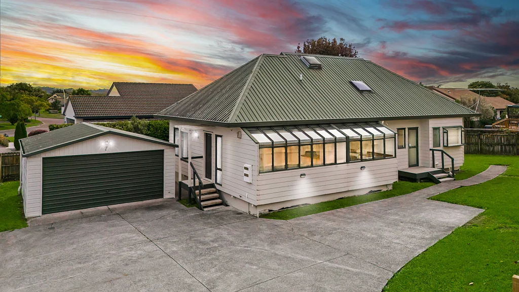 7 Gala Place, Henderson, Waitakere City, Auckland