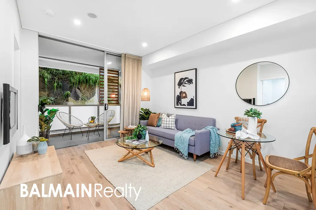 Modern One Bedroom Apartment Opposite 'Rozelle Parklands'