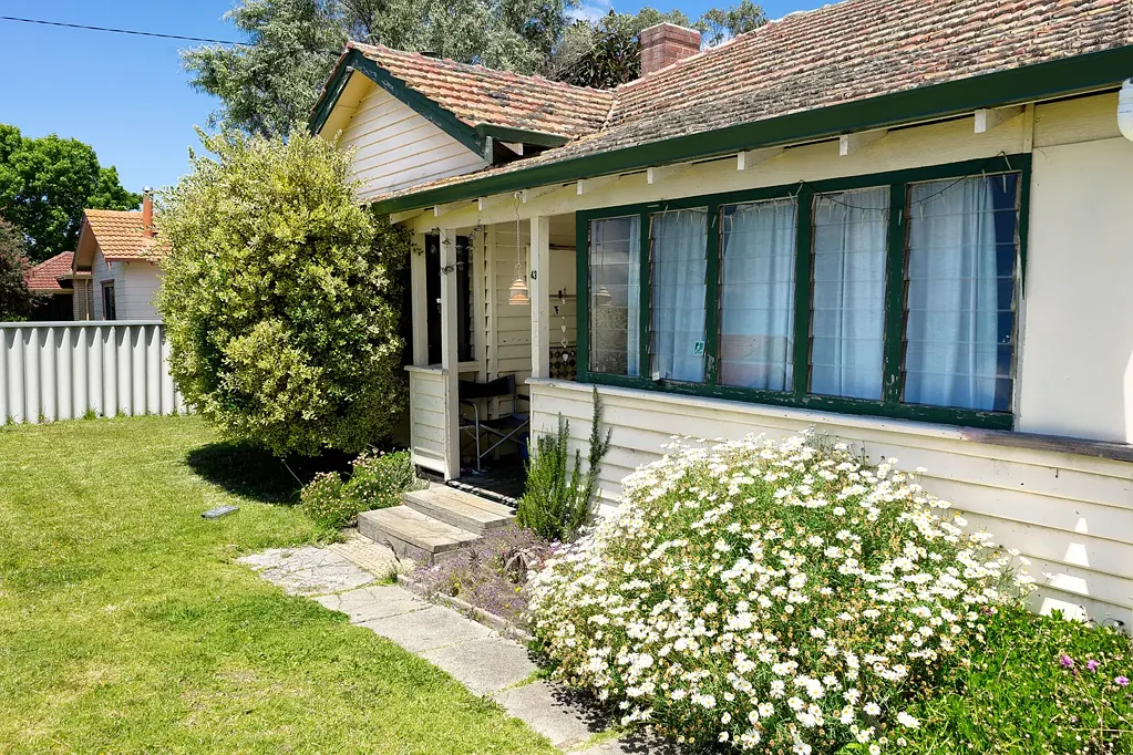 Lockyer 9房  Developers Delight - 3600m2 Block with Potential for Multi-Development Project or Dream Home!