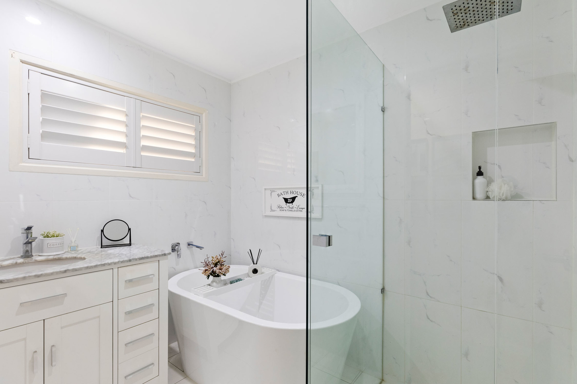 21 HAREFIELD ST, INDOOROOPILLY QLD 4068, 0 chambres, 0 salles de bain, House