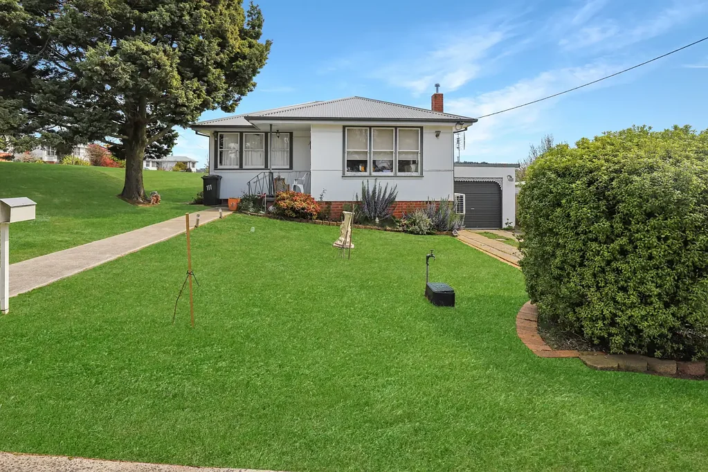 Well located house with easy walk to shops