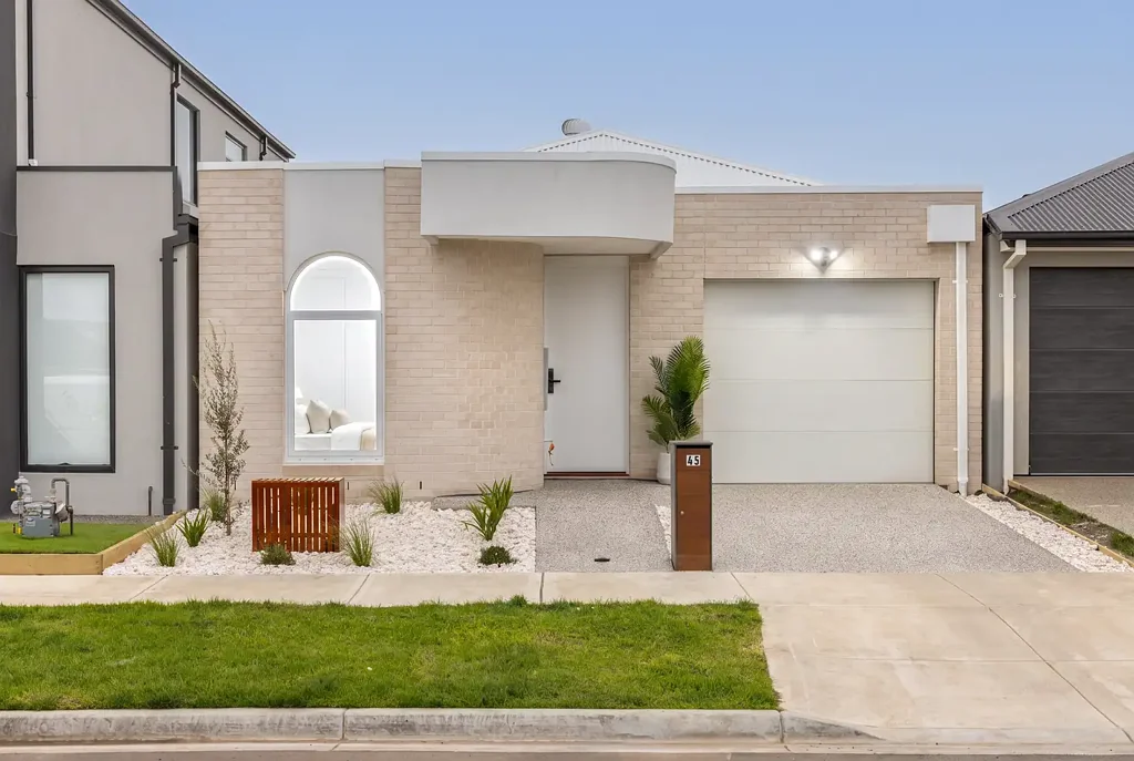 Mickleham 3房 全新地中海风格建筑的优雅之作 BRAND-NEW MEDITERRANEAN-INSPIRED ARCHITECTURAL ELEGANCE