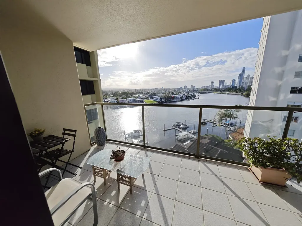 Surfers Paradise 2房  Priceless Riverfront and Ocean Views Great Location Large Unit